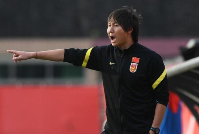 开云体育-意难平！从最佳半场到1分只需1次换人 李铁变头铁